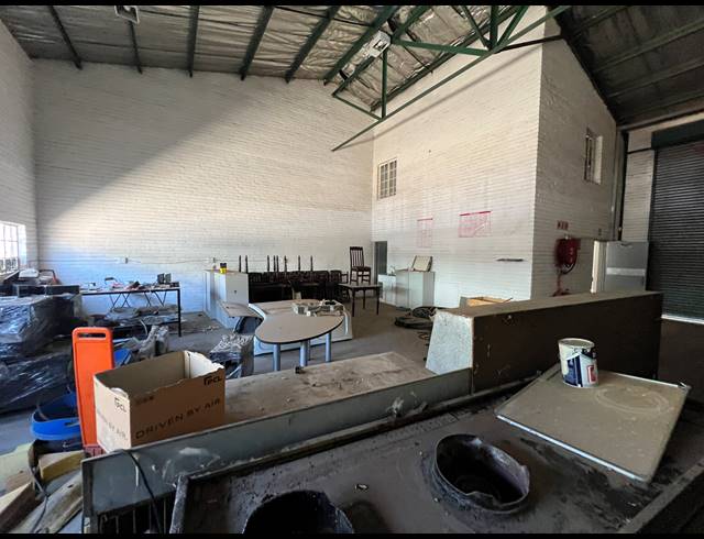 163M² WAREHOUSE TO LET IN KYA SANDS